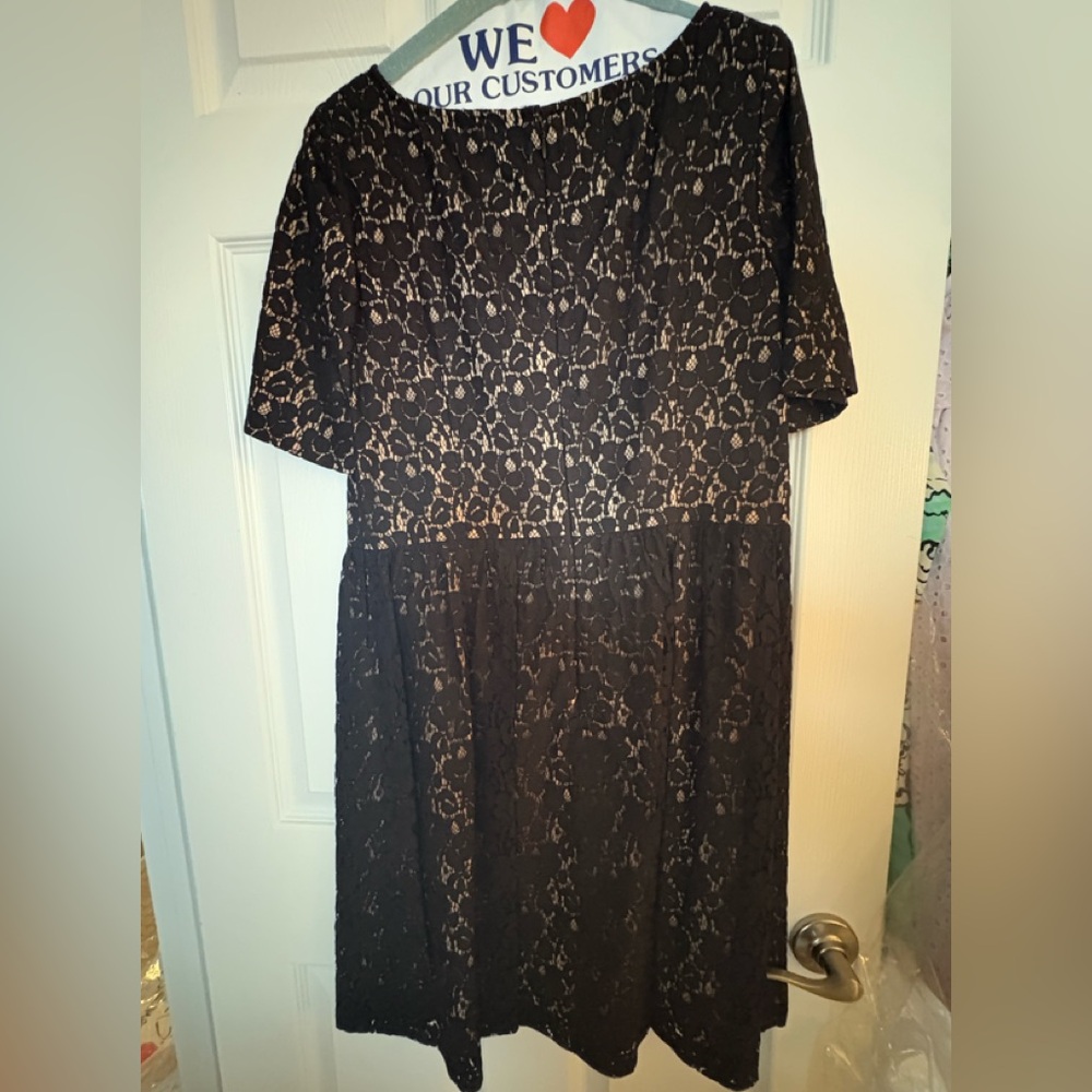 Adrianna Papell Black Lace Short Sleeve Dress